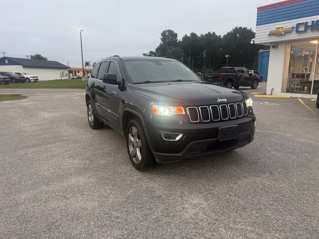 2018 Jeep Grand Cherokee Laredo E — photo 1 of 10