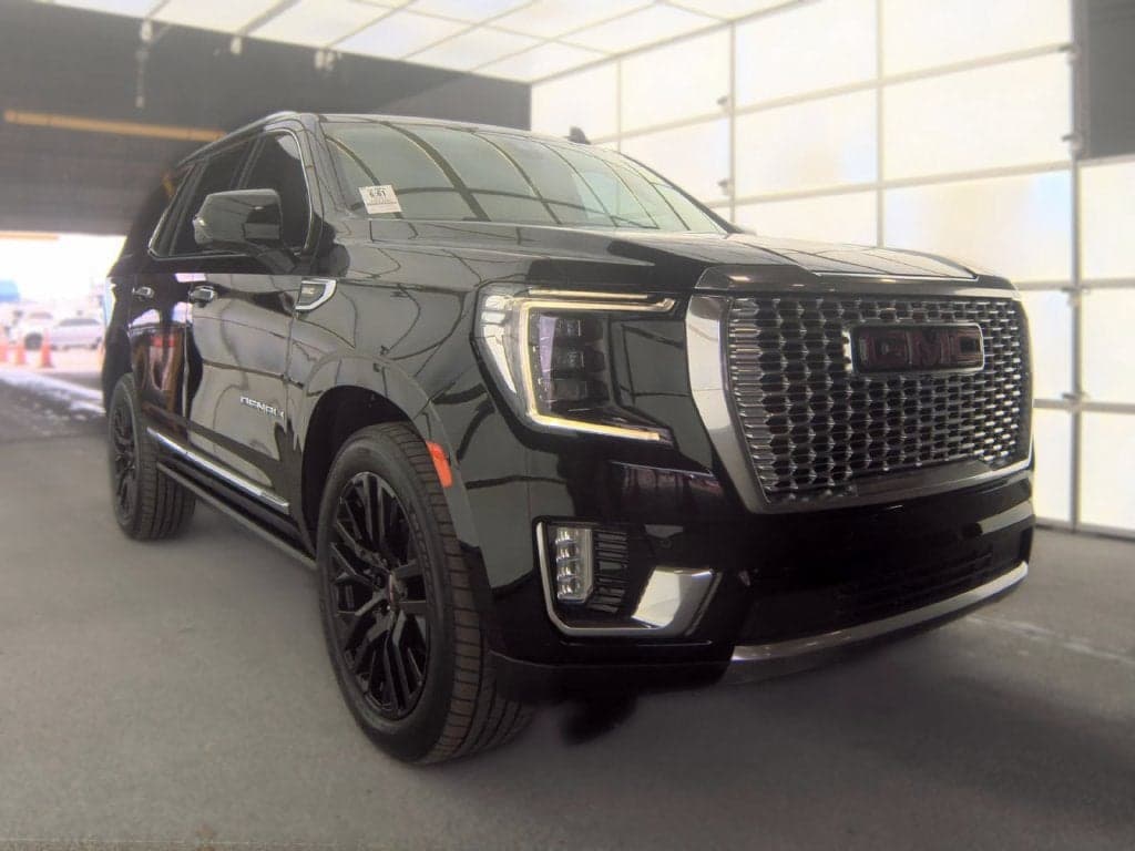 2021 GMC Yukon Denali — photo 1 of 7