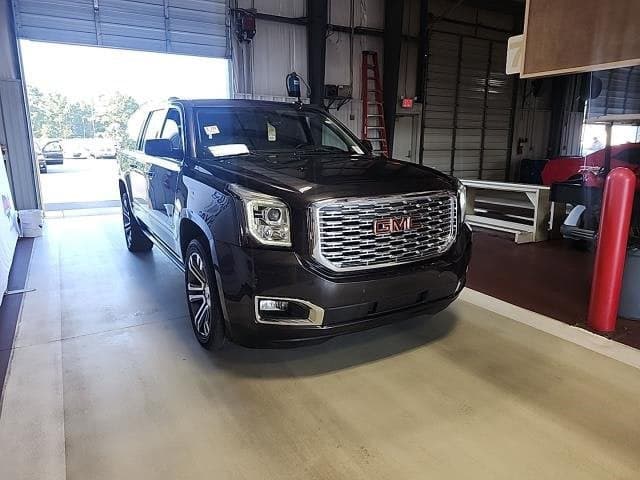 2018 GMC Yukon XL Denali — photo 1 of 8