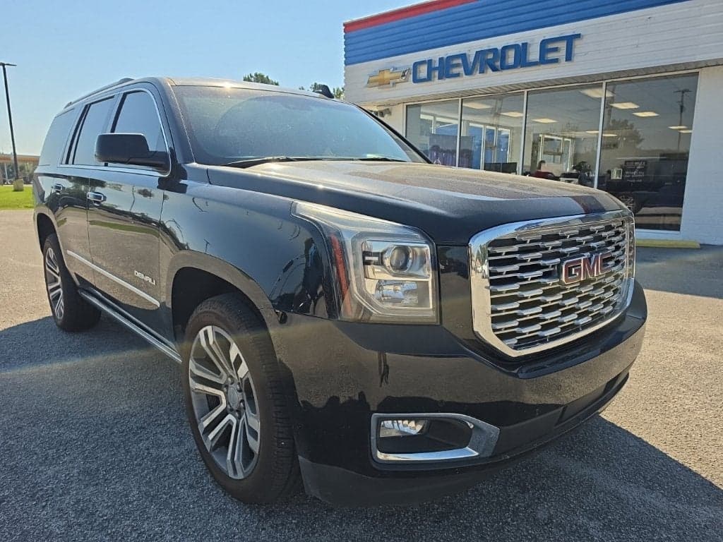 2018 GMC Yukon Denali — photo 1 of 5