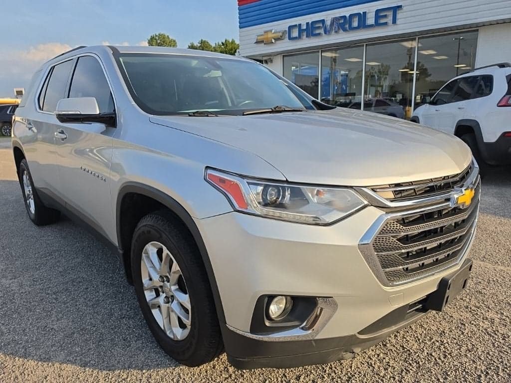 2019 Chevrolet Traverse LT Cloth — photo 1 of 9