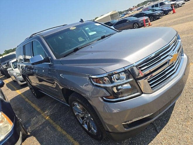 2018 Chevrolet Suburban Premier — photo 1 of 9