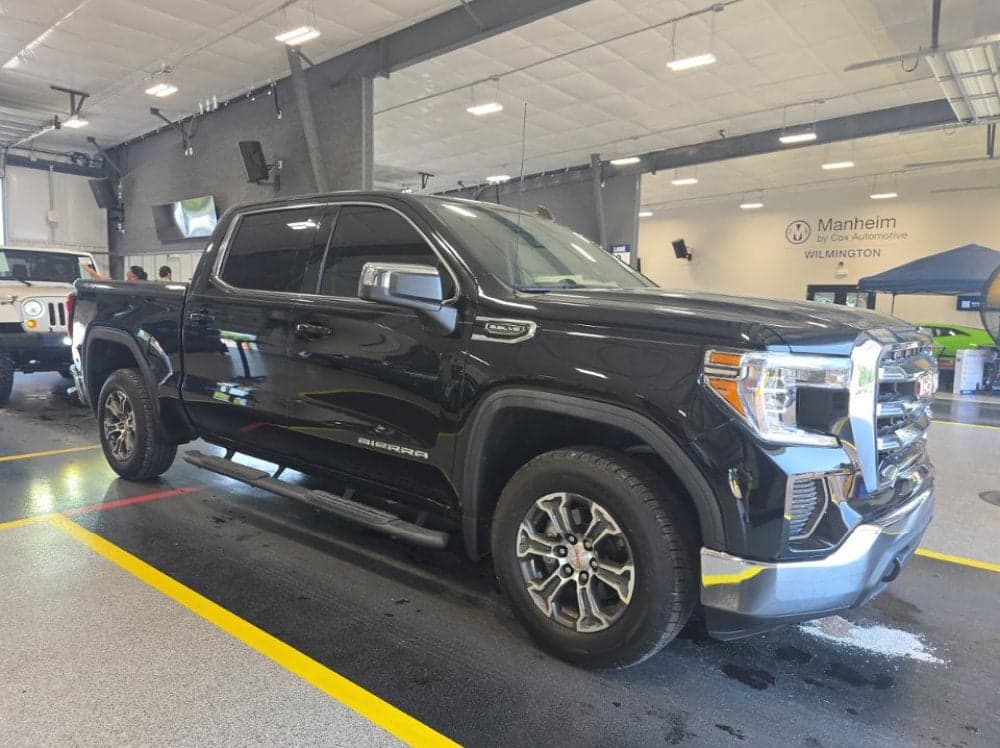 2020 GMC Sierra 1500 SLE — photo 1 of 8
