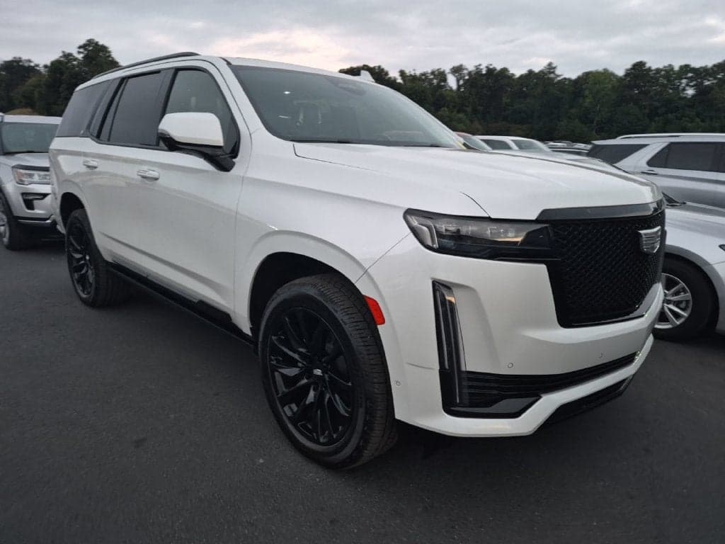 2022 Cadillac Escalade Sport Platinum — photo 1 of 8