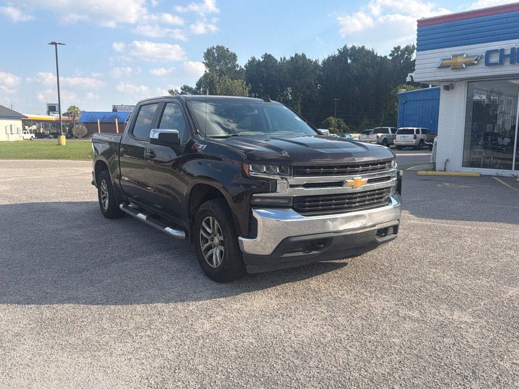 2020 Chevrolet Silverado 1500 LT — photo 1 of 5