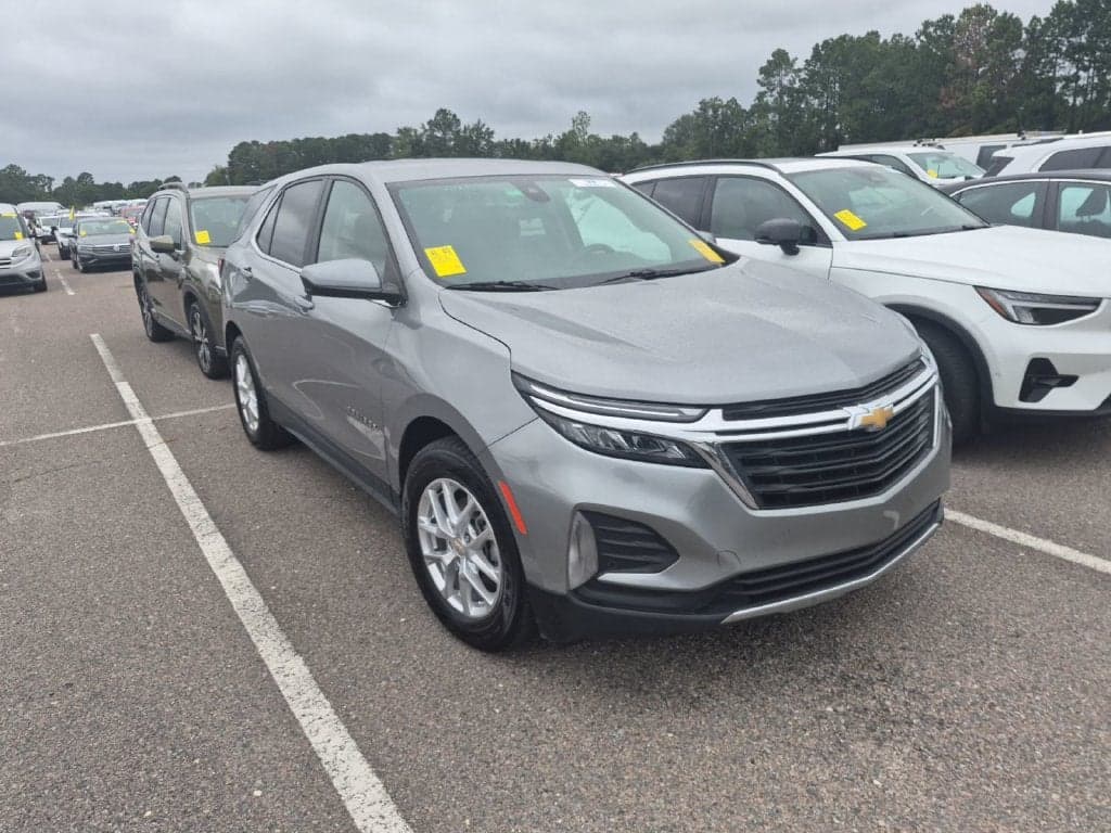 2024 Chevrolet Equinox LT — photo 1 of 8