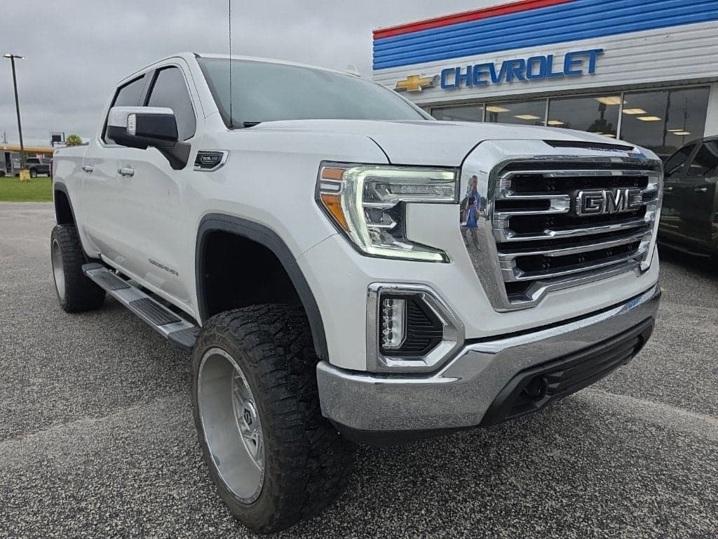 2021 GMC Sierra 1500 SLT — photo 1 of 10