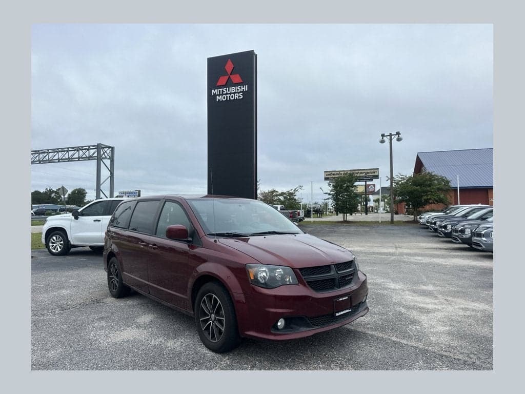 2018 Dodge Grand Caravan SE Plus — photo 1 of 15