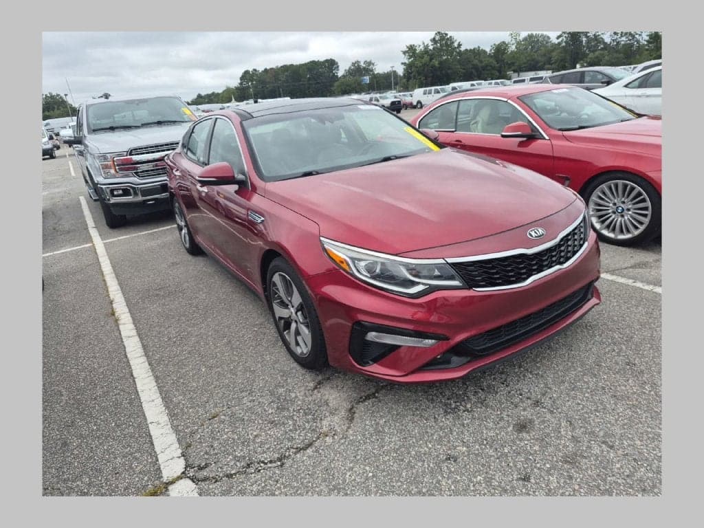 2020 Kia Optima S — photo 1 of 9