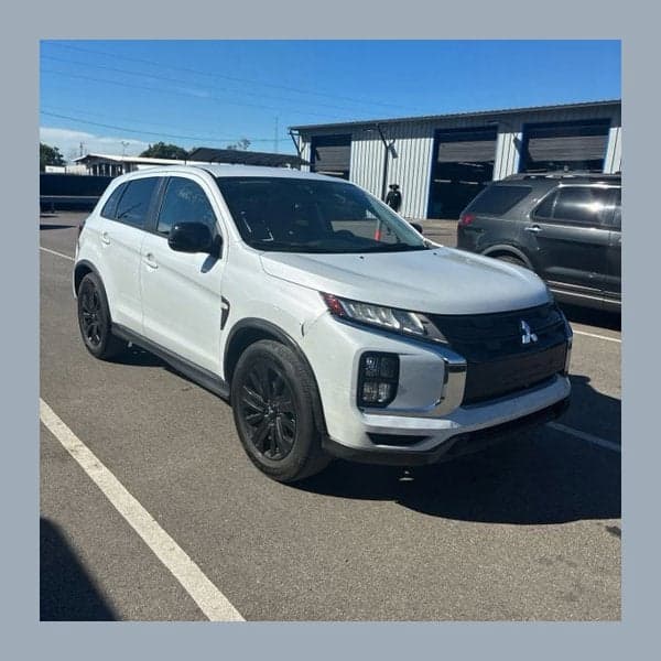 2025 Mitsubishi Outlander Sport Base — photo 1 of 10
