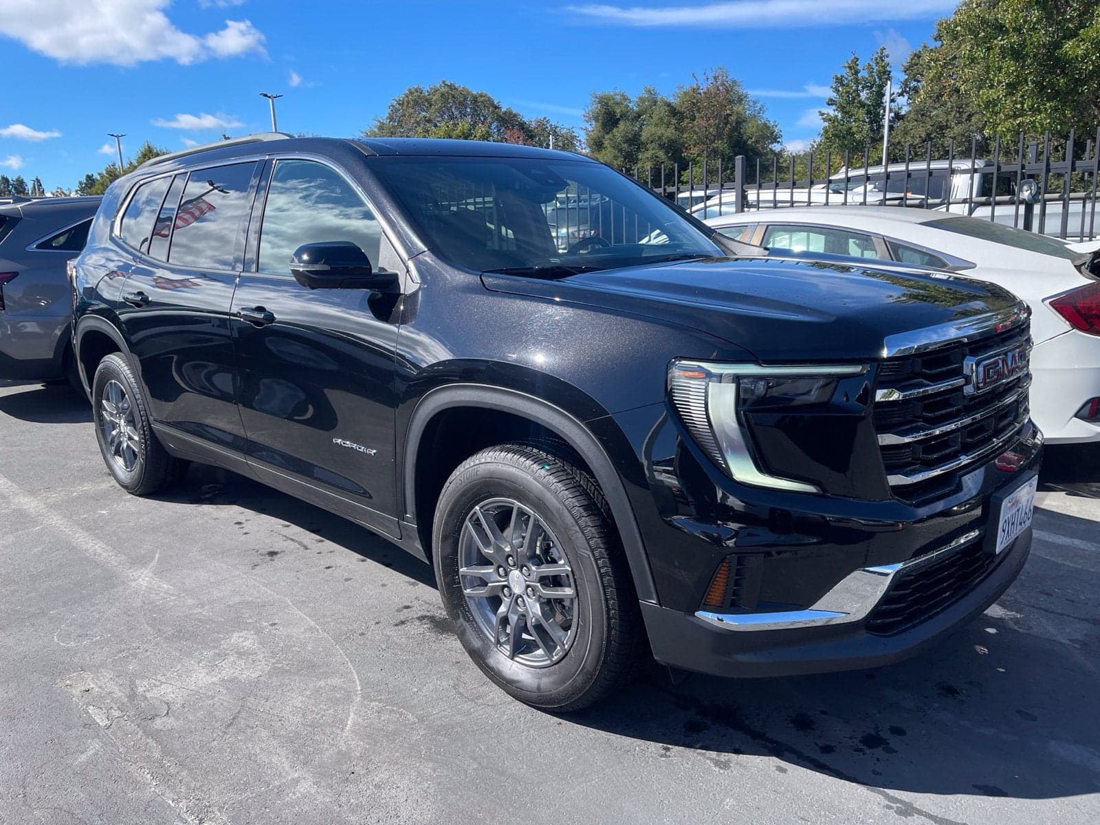 2026 GMC Acadia FWD Elevation — photo 1 of 7