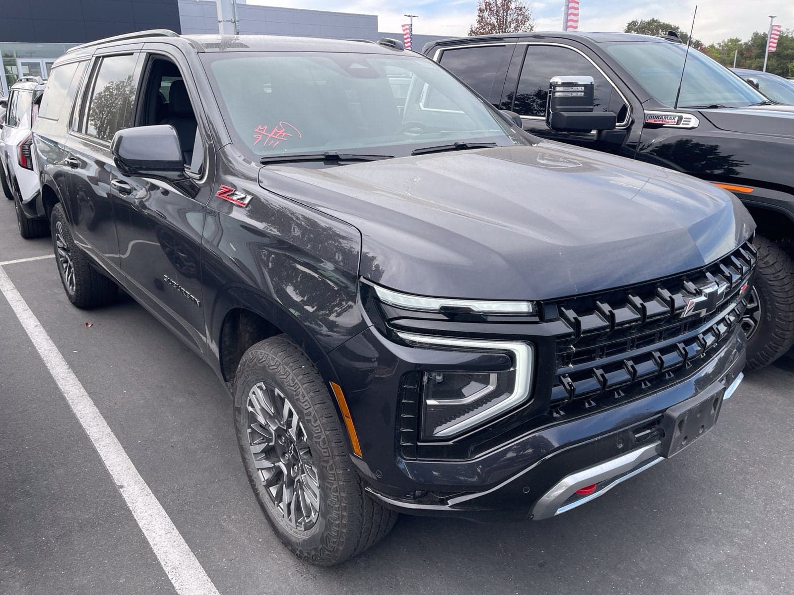 2025 Chevrolet Suburban Z71 — photo 1 of 7