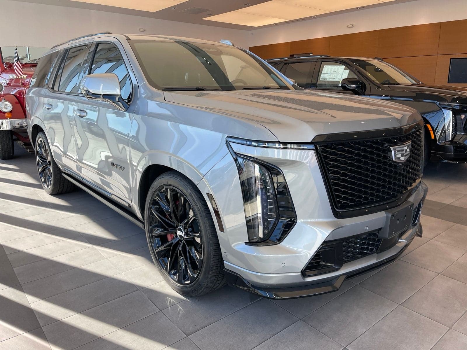 2025 Cadillac Escalade AWD V-Series — photo 1 of 7
