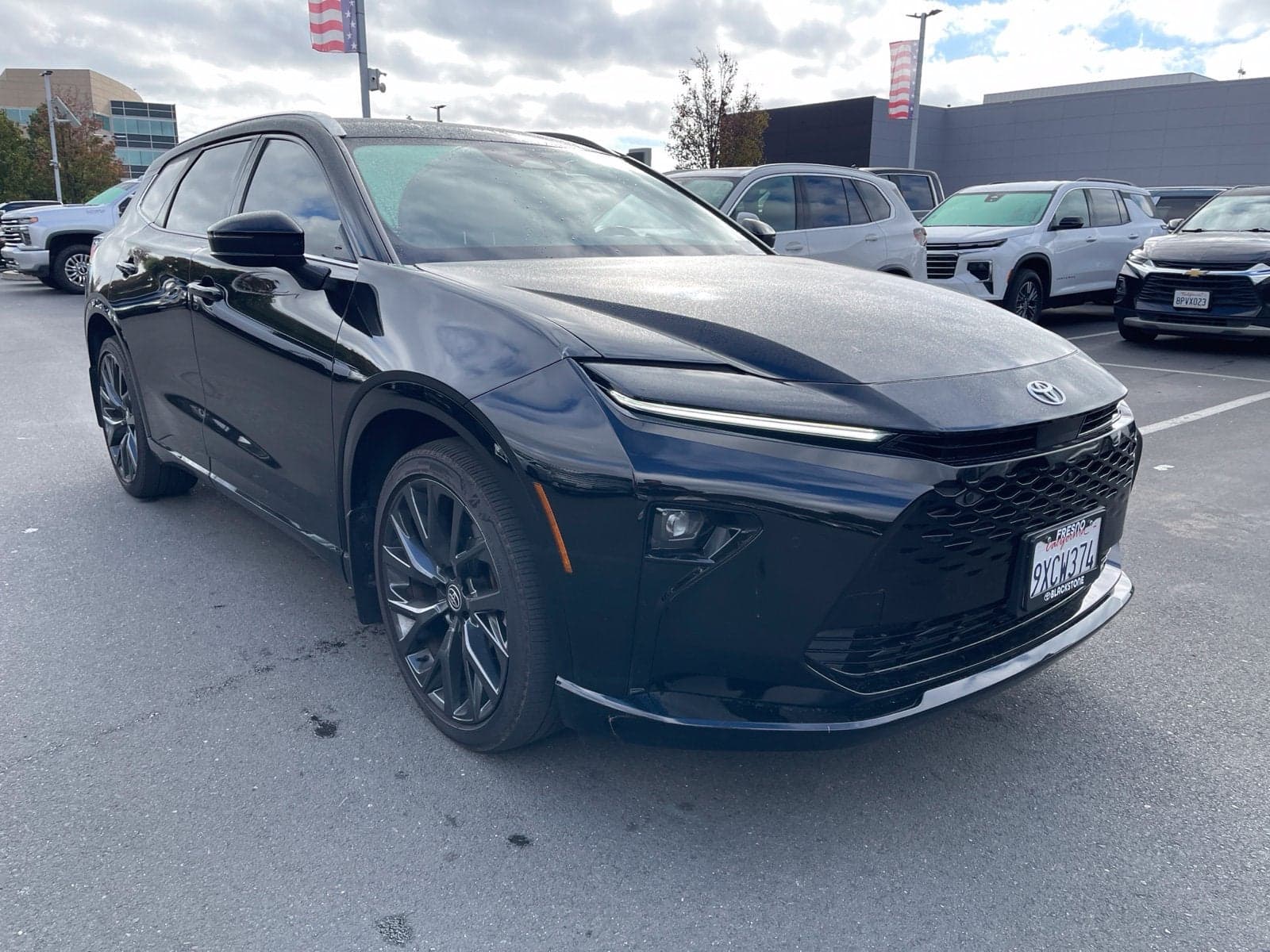 2025 Toyota Crown Signia Limited — photo 1 of 5
