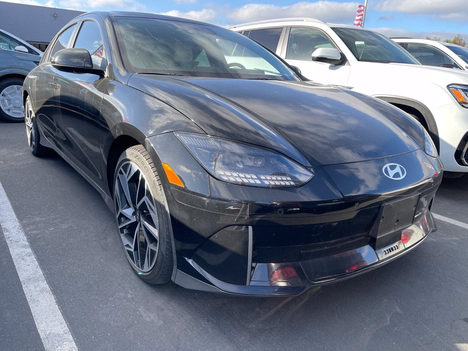 2023 Hyundai IONIQ 6 SEL — photo 1 of 5