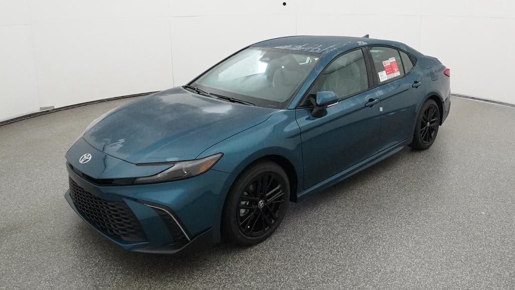 2026 Toyota Camry SE — photo 1 of 33