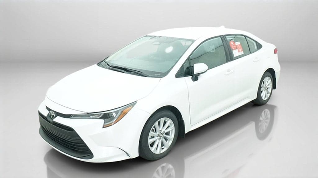 2027 Toyota Corolla LE — photo 1 of 5