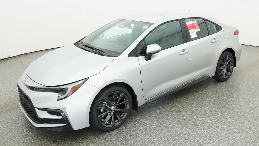 2026 Toyota Corolla SE — photo 1 of 33