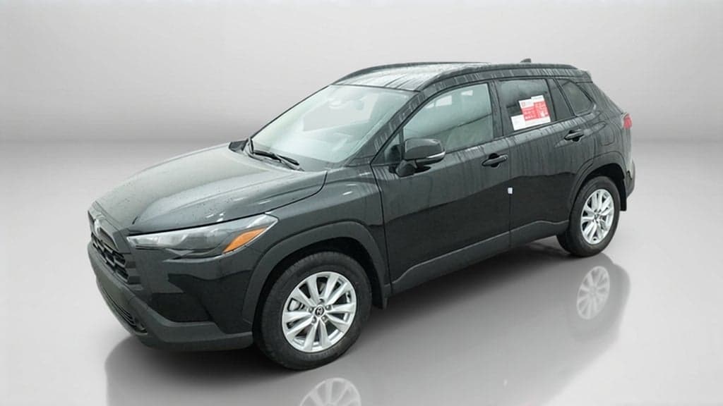 2026 Toyota Corolla Cross LE — photo 1 of 5