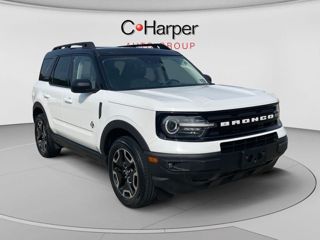 2022 Ford Bronco Sport Outer Banks — photo 1 of 45