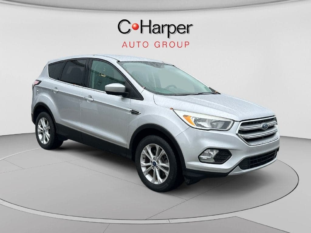 2017 Ford Escape SE — photo 1 of 27