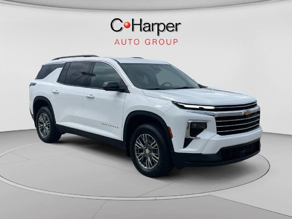 2024 Chevrolet Traverse Base — photo 1 of 23
