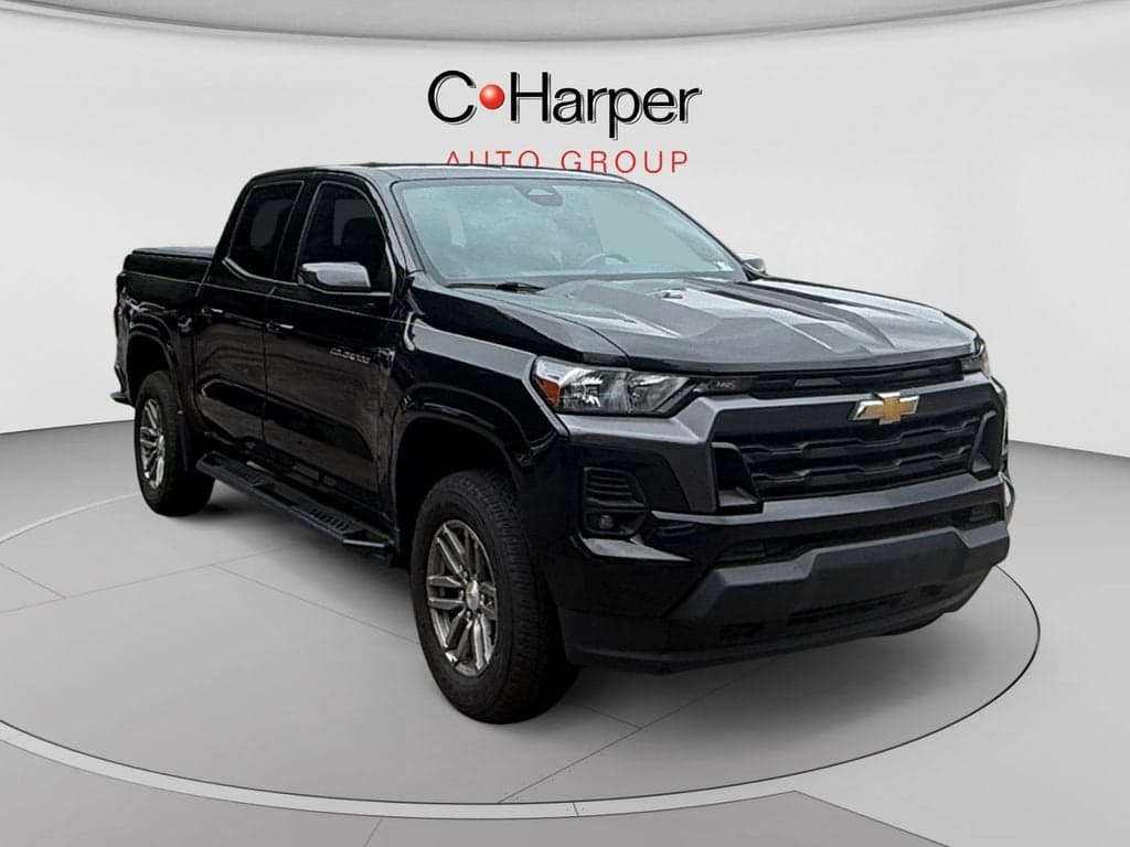 2023 Chevrolet Colorado 4WD LT — photo 1 of 47