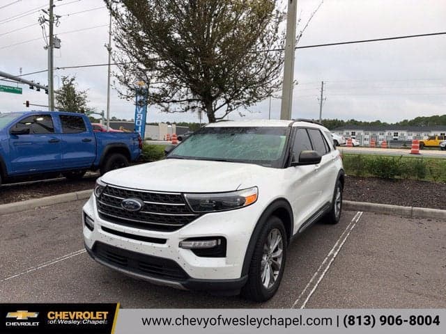 2023 Ford Explorer XLT — photo 1 of 8