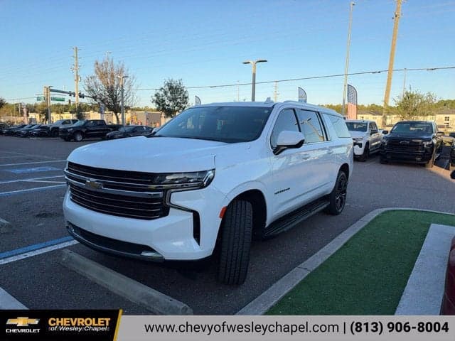 2021 Chevrolet Suburban LT — photo 1 of 5