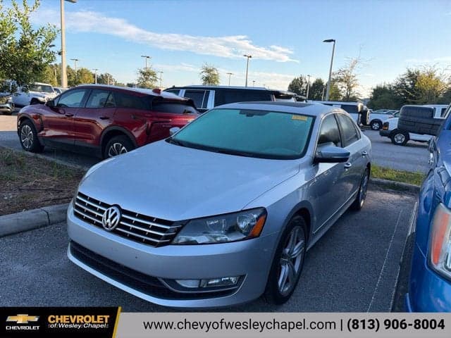 2015 Volkswagen Passat 2.0L TDI SEL Premium — photo 1 of 8
