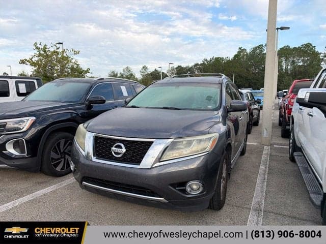 2014 Nissan Pathfinder SL — photo 1 of 9