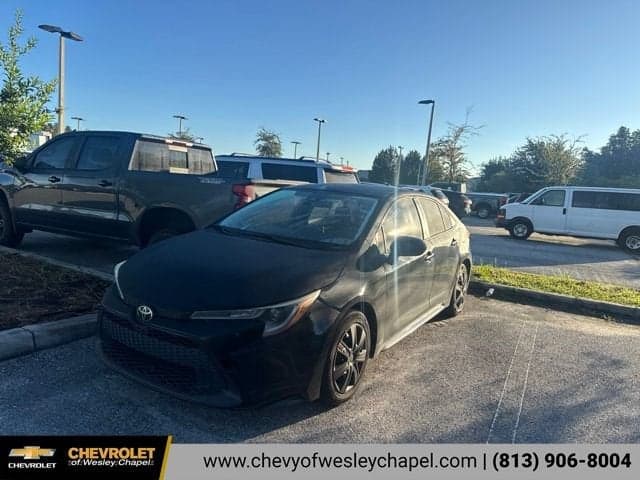 2020 Toyota Corolla LE — photo 1 of 6