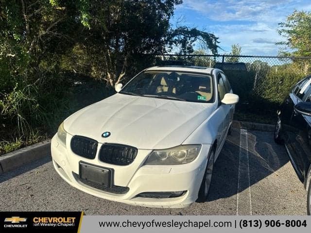 2011 BMW 3 Series 328i xDrive — photo 1 of 9