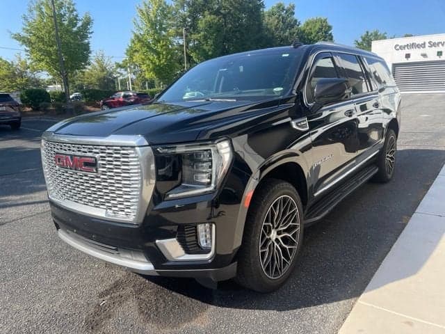 2021 GMC Yukon XL Denali — photo 1 of 32