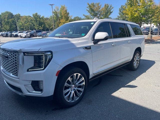 2021 GMC Yukon XL Denali — photo 1 of 33