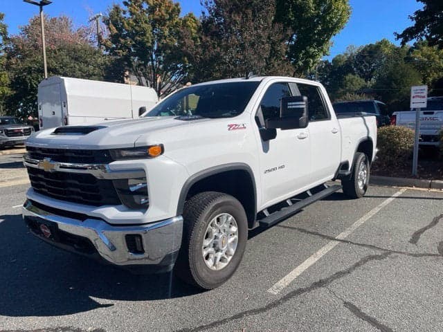 2024 Chevrolet Silverado 2500HD LT — photo 1 of 5