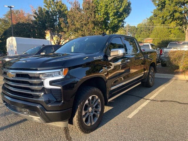 2023 Chevrolet Silverado 1500 High Country — photo 1 of 5