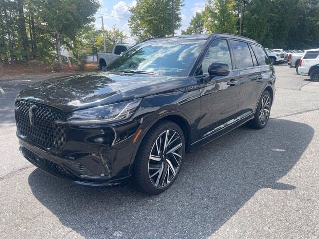2025 Lincoln Aviator Black Label — photo 1 of 16