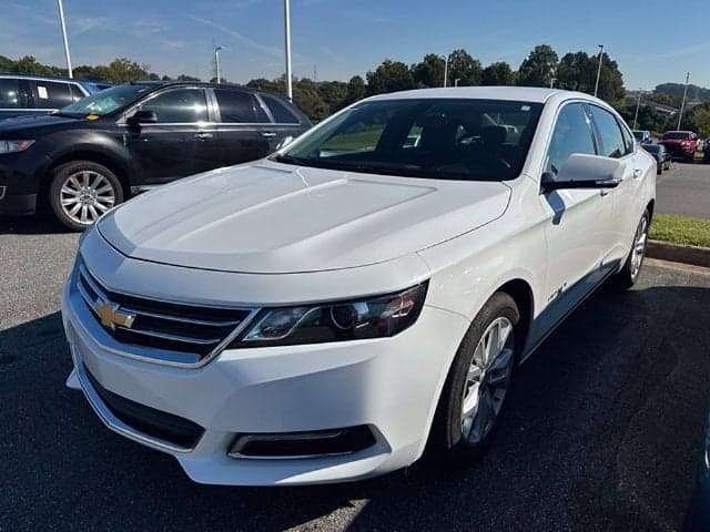 2018 Chevrolet Impala LT — photo 1 of 26