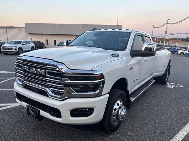2025 RAM 3500 Laramie — photo 1 of 6