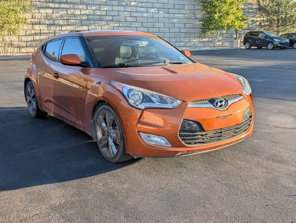 2016 Hyundai Veloster Base — photo 1 of 3