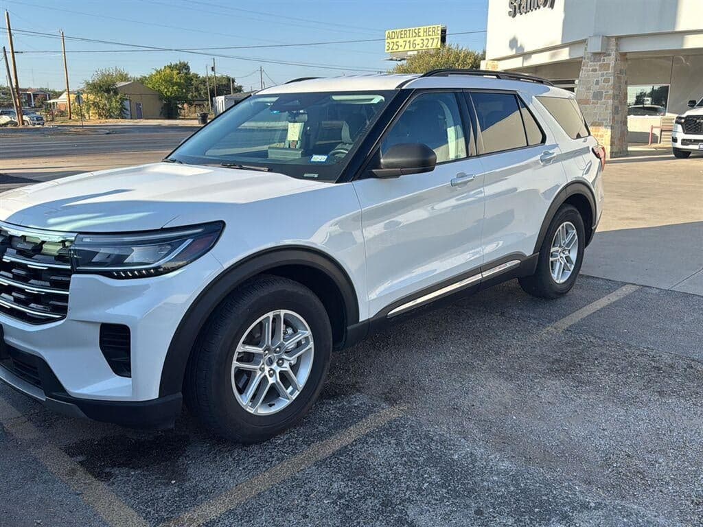 2025 Ford Explorer Active — photo 1 of 5