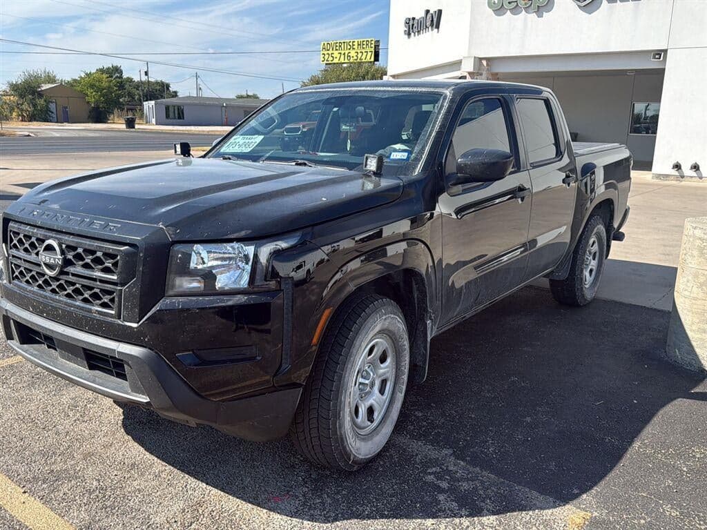 2022 Nissan Frontier S — photo 1 of 10