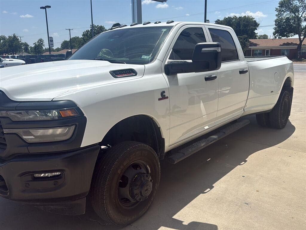 2025 RAM 3500 Tradesman — photo 1 of 9