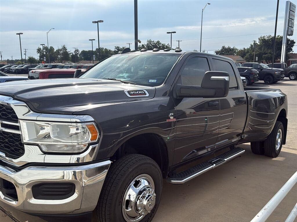 2024 RAM 3500 Tradesman — photo 1 of 6