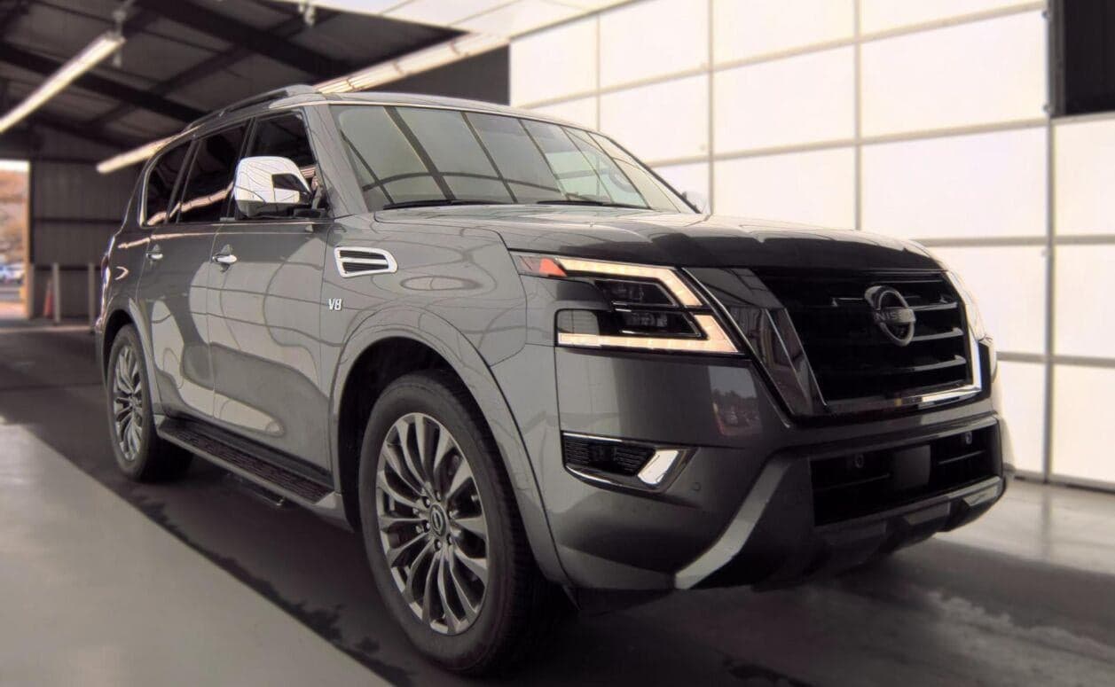 2022 Nissan Armada Platinum — photo 1 of 3