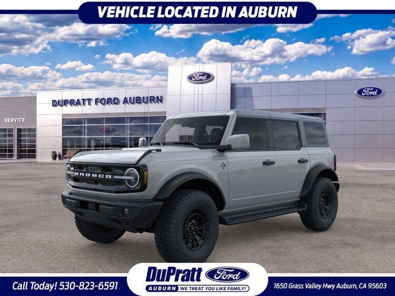 2026 Ford Bronco Outer Banks — photo 1 of 13