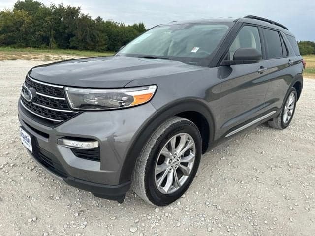 2021 Ford Explorer XLT — photo 1 of 32