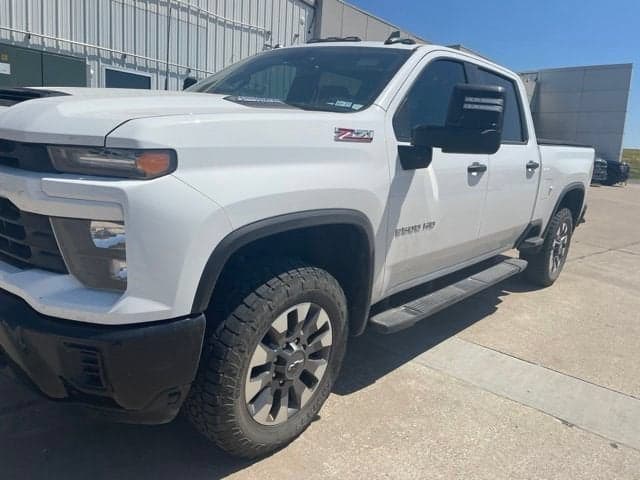 2024 Chevrolet Silverado 2500HD Custom — photo 1 of 22