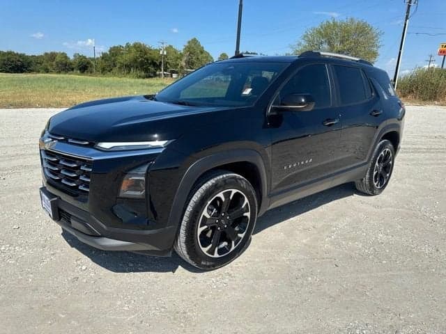 2025 Chevrolet Equinox FWD LT — photo 1 of 31